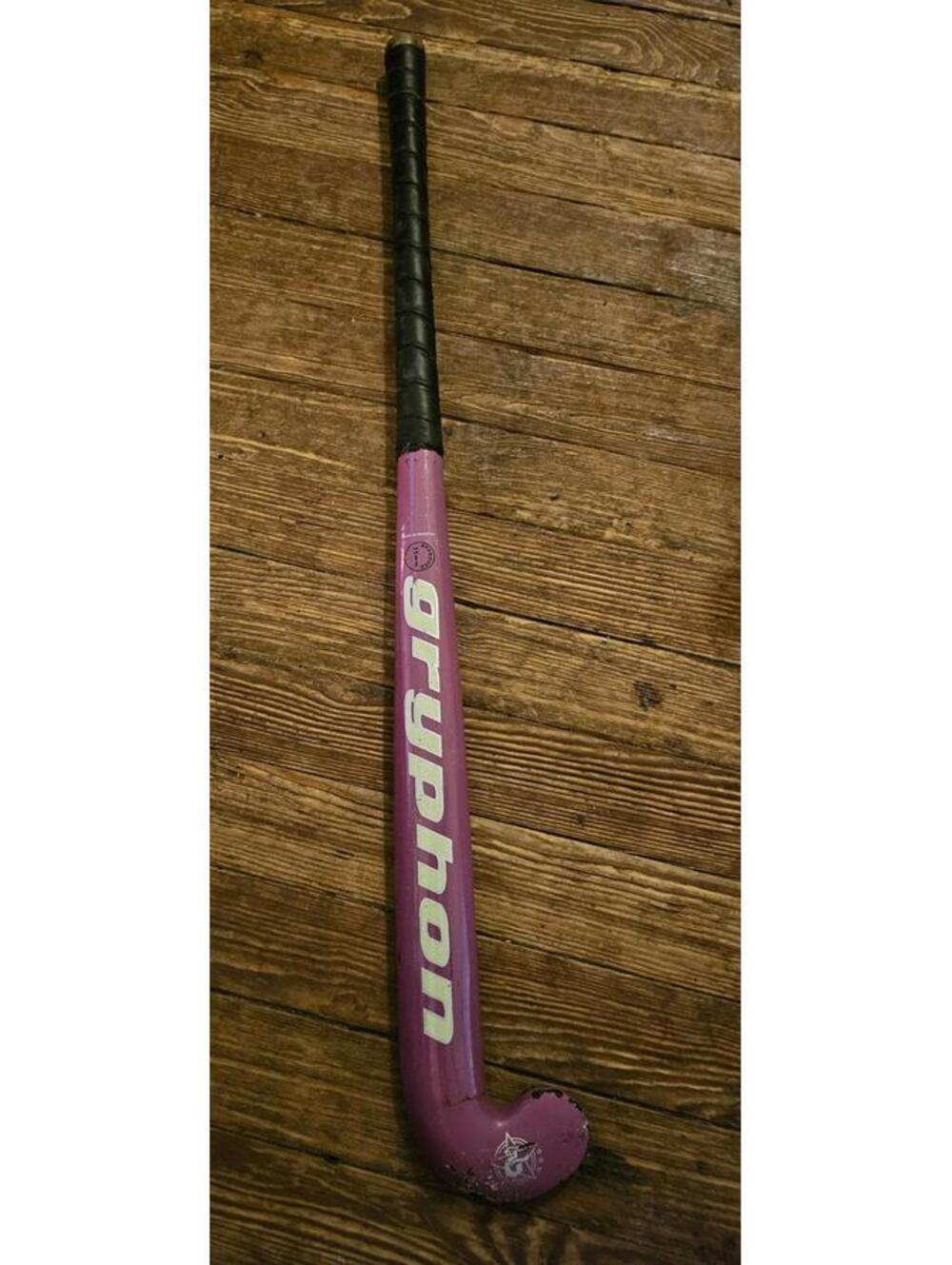 Gryphon Pink Composite Regular Bow Right 25mm Appr Field Hockey Stick - see pics
